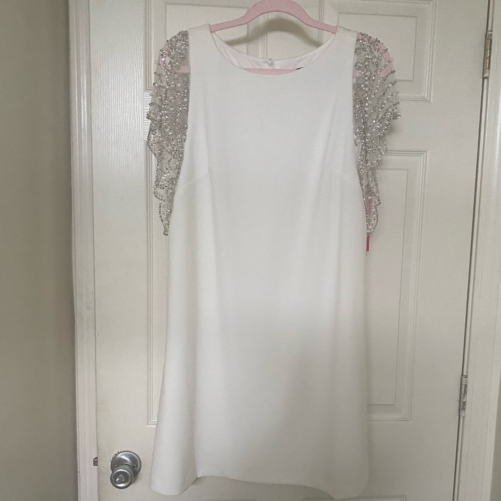 White cocktail dress with sparkles and pearls